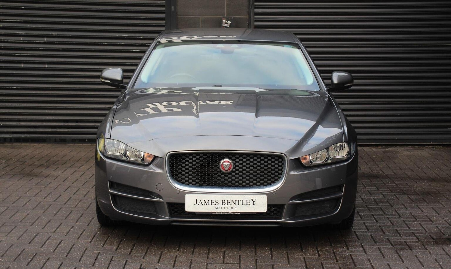 Used Jaguar XE 2016 for sale - 76120280: Photo 2