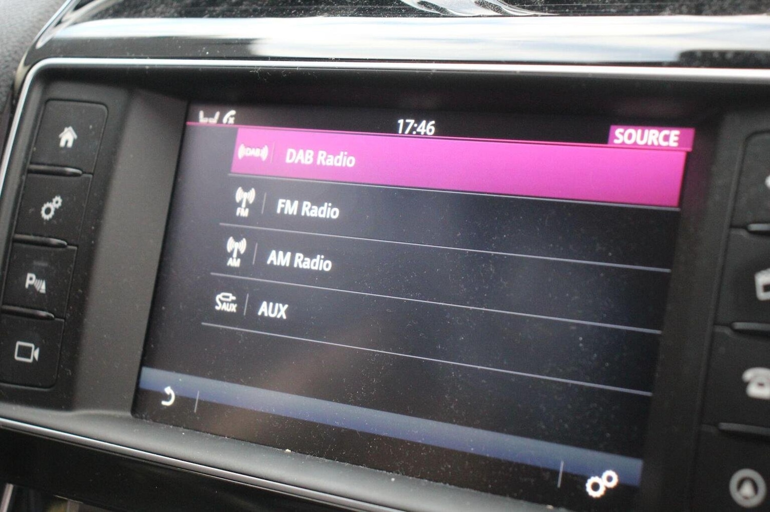 Used Jaguar XE 2016 for sale - 76120280: Photo 21