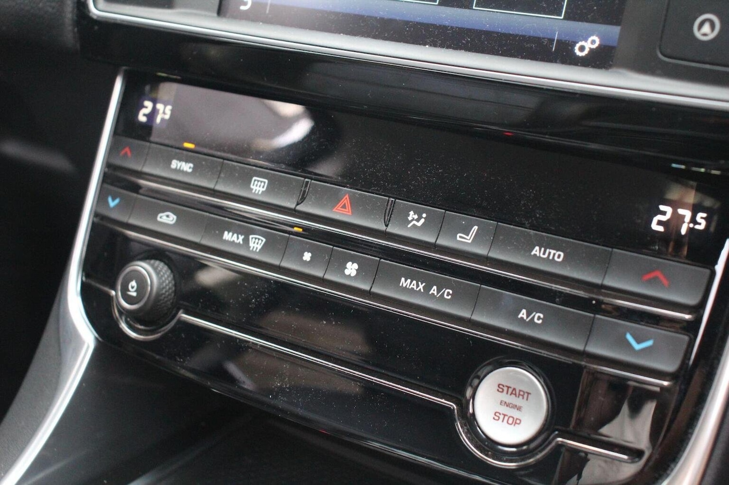 Used Jaguar XE 2016 for sale - 76120280: Photo 24