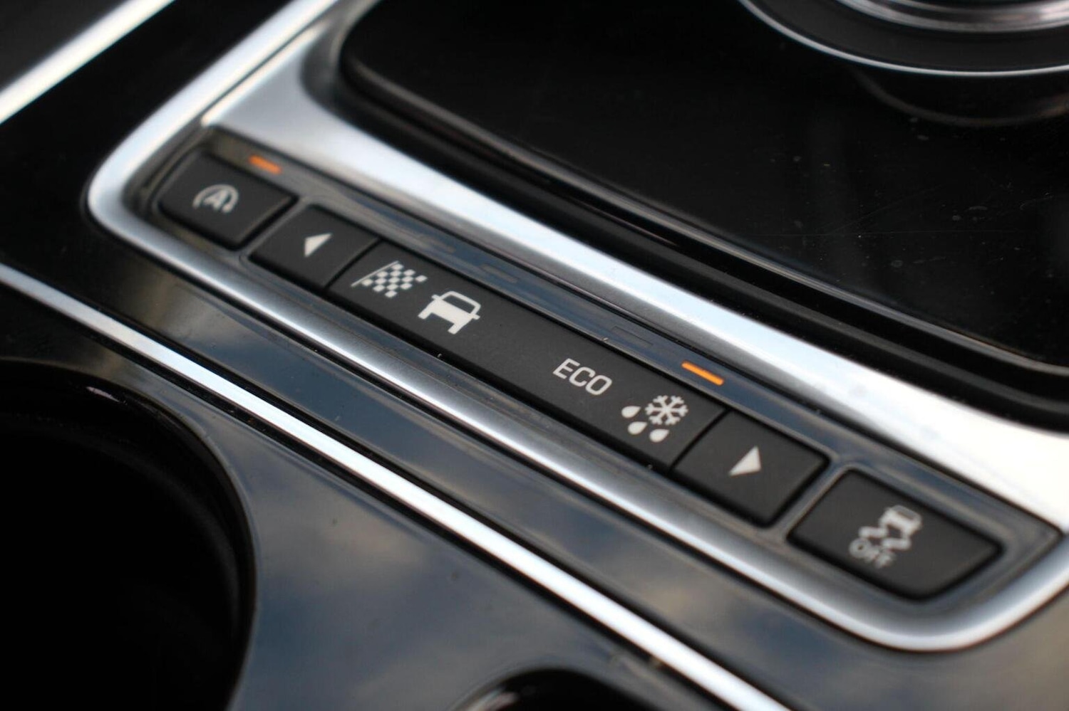 Used Jaguar XE 2016 for sale - 76120280: Photo 27