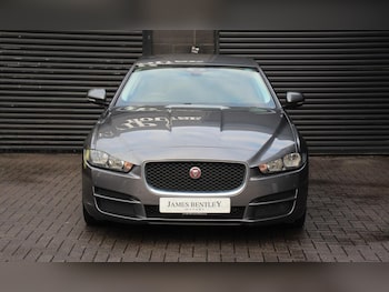 Used Jaguar XE 2016 for sale - 76120280: Photo 2
