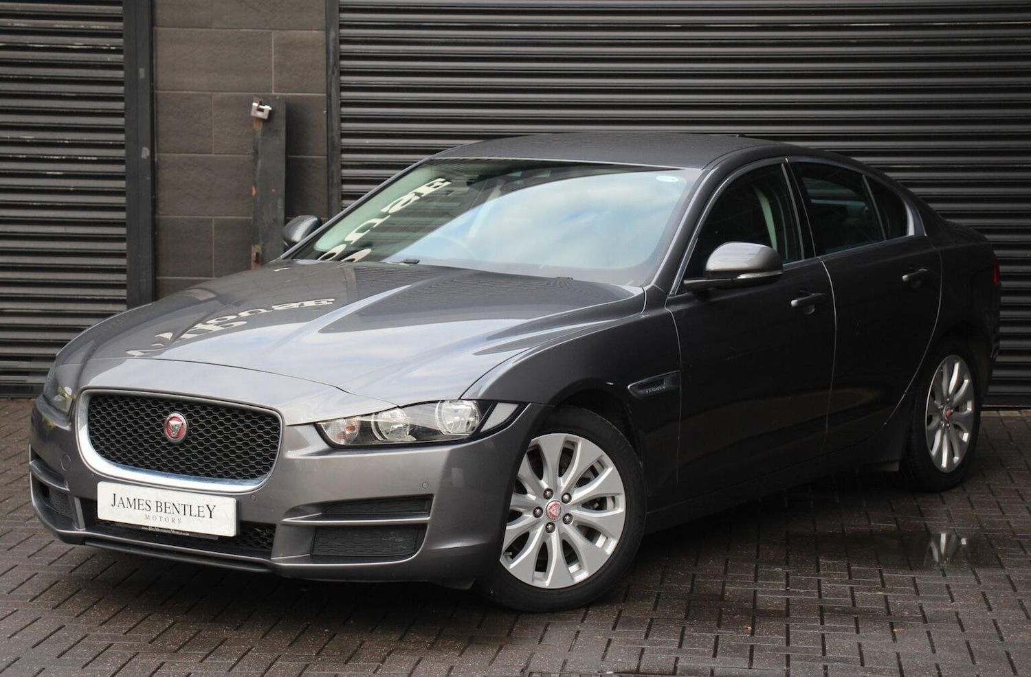 Used Jaguar XE 2016 for sale - 76120280: Photo 3