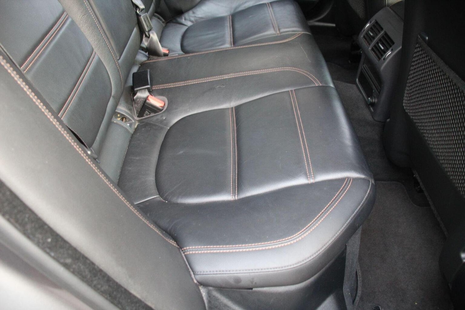 Used Jaguar XE 2016 for sale - 76120280: Photo 32