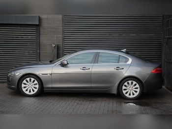 Used Jaguar XE 2016 for sale - 76120280: Photo 4