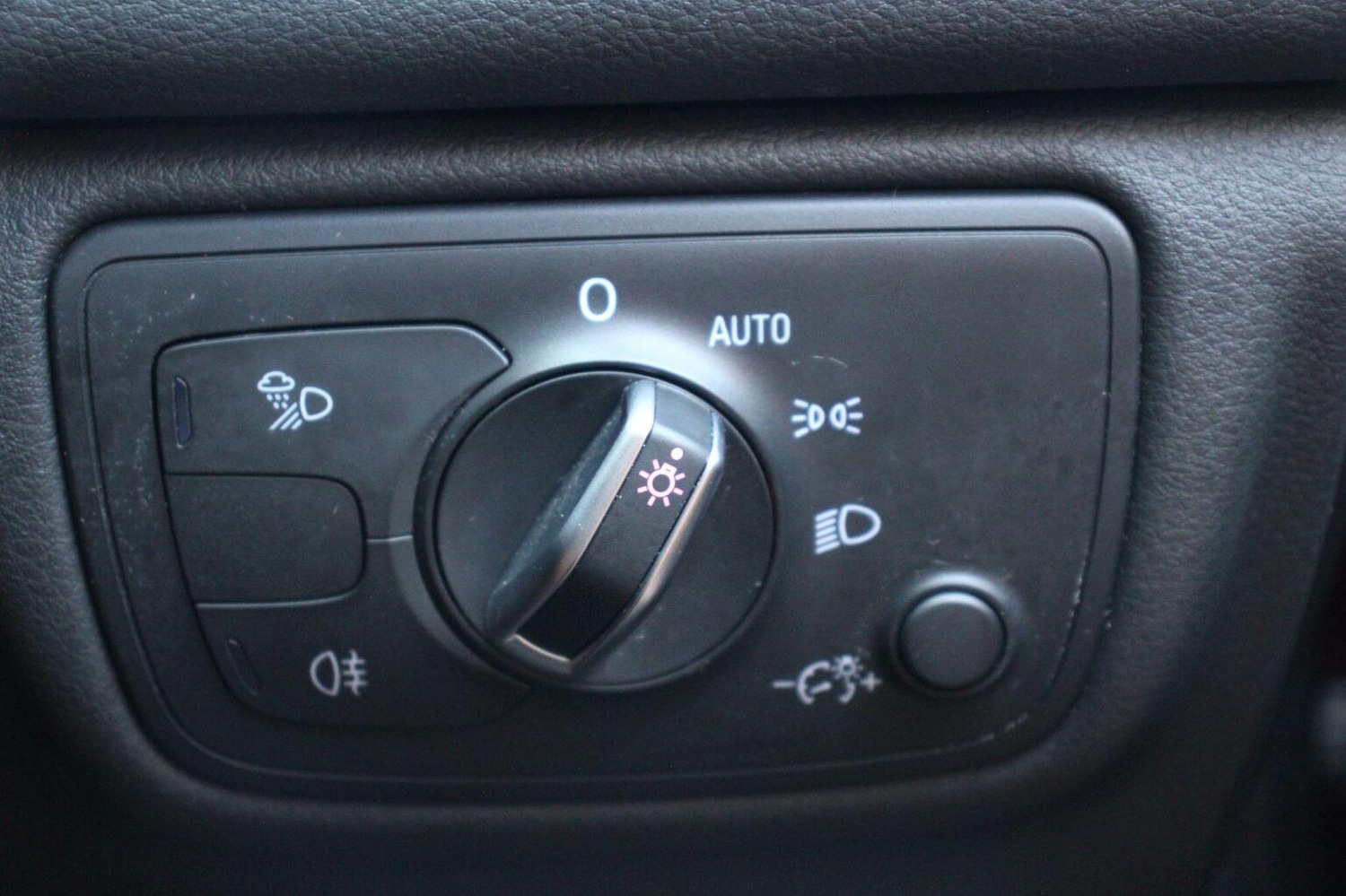 Used Audi A6 Avant 2015 for sale - 76553998: Photo 21