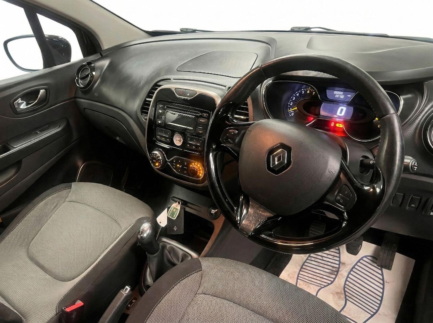 Used Renault Captur 2013 for sale - 77813130: Photo 13