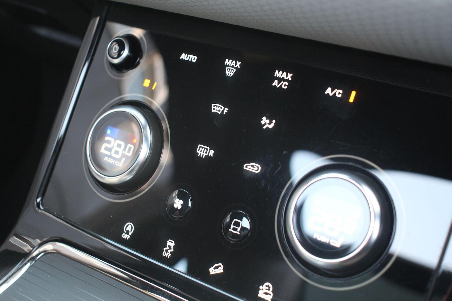 Used Land Rover Range Rover Evoque 2019 for sale - 76974364: Photo 28