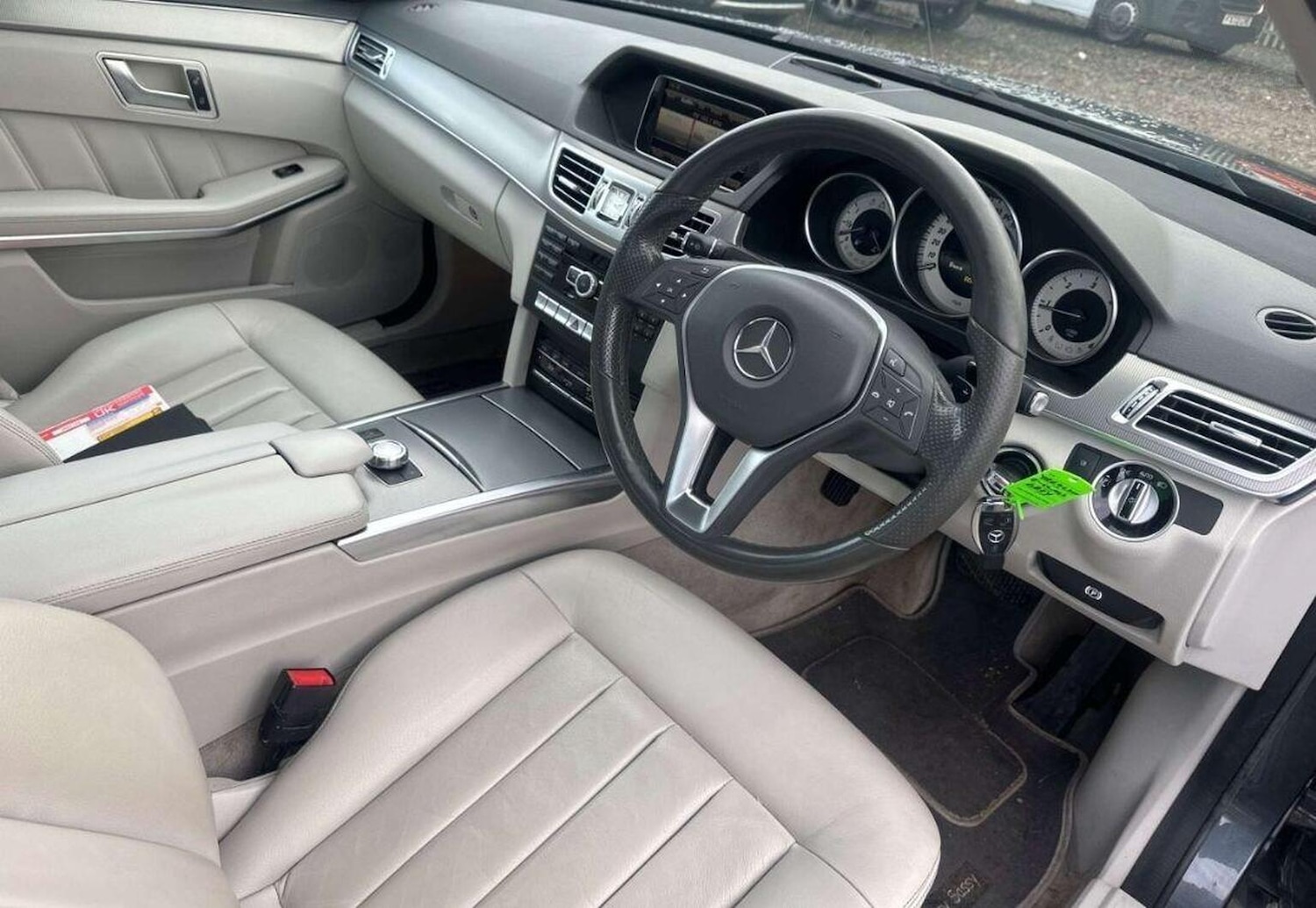 Used Mercedes-Benz E Class 2014 for sale - 76821563: Photo 2
