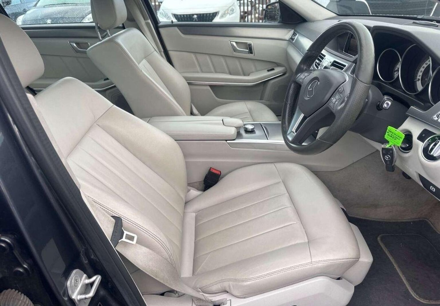 Used Mercedes-Benz E Class 2014 for sale - 76821563: Photo 9