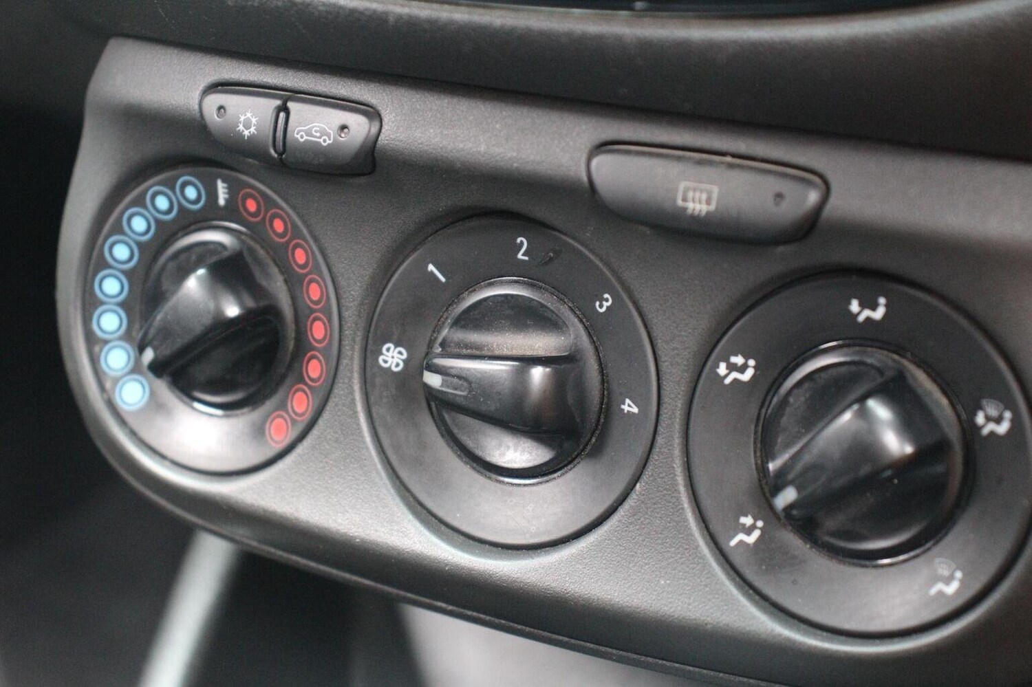 Used Vauxhall Corsa 2015 for sale - 76257650: Photo 28