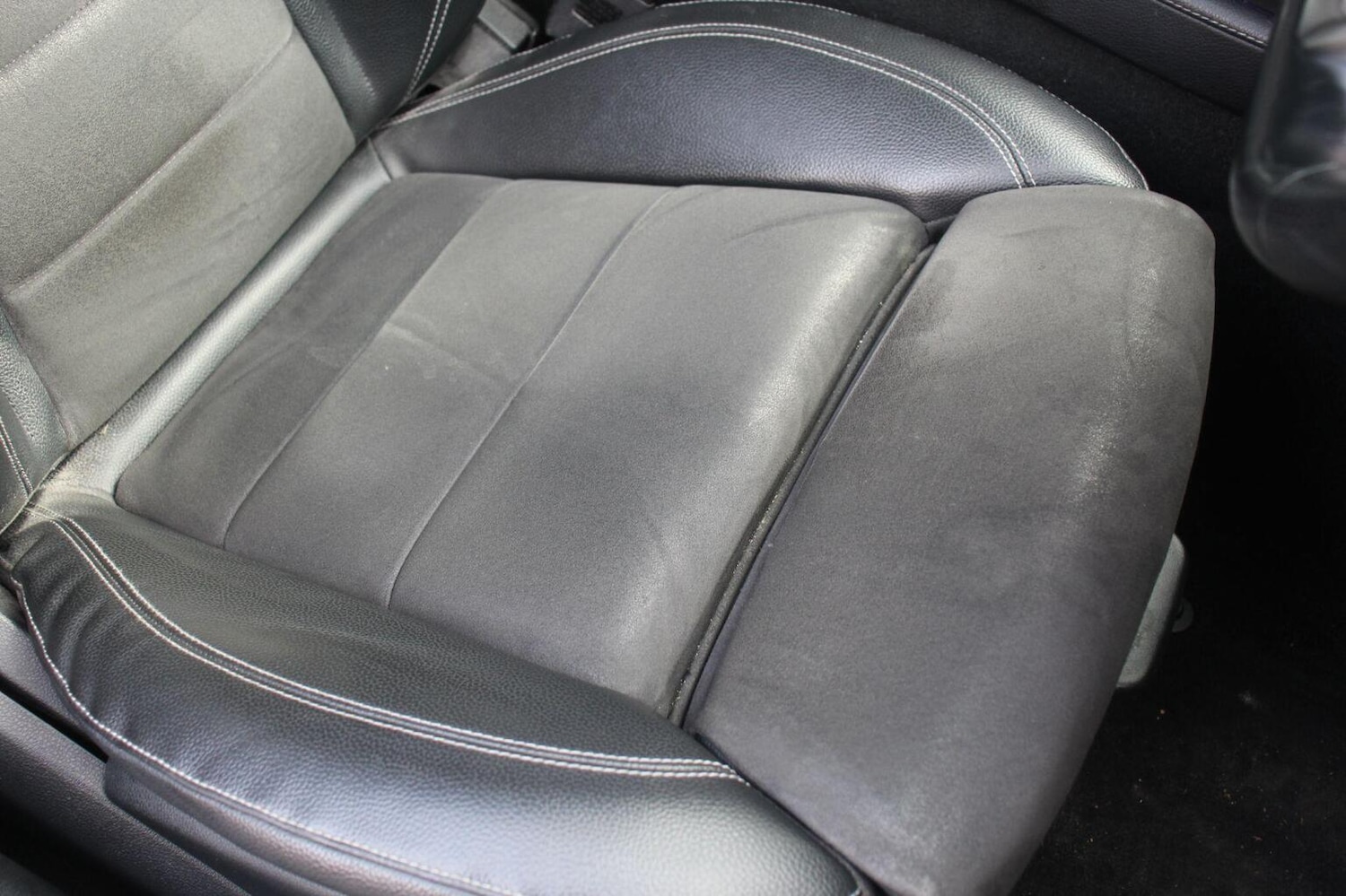 Used Mercedes-Benz E Class 2016 for sale - 76541565: Photo 34