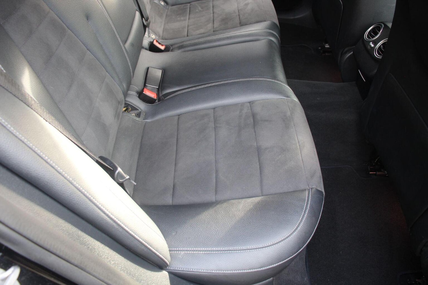 Used Mercedes-Benz E Class 2016 for sale - 76541565: Photo 36