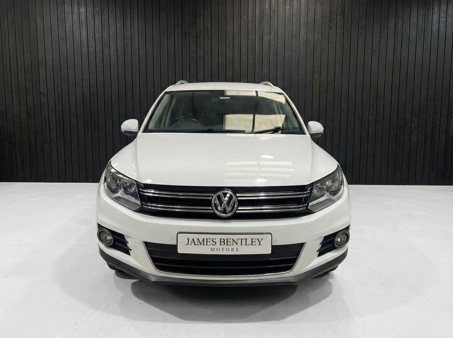 Used Volkswagen Tiguan 2015 for sale - 77635323: Photo 2