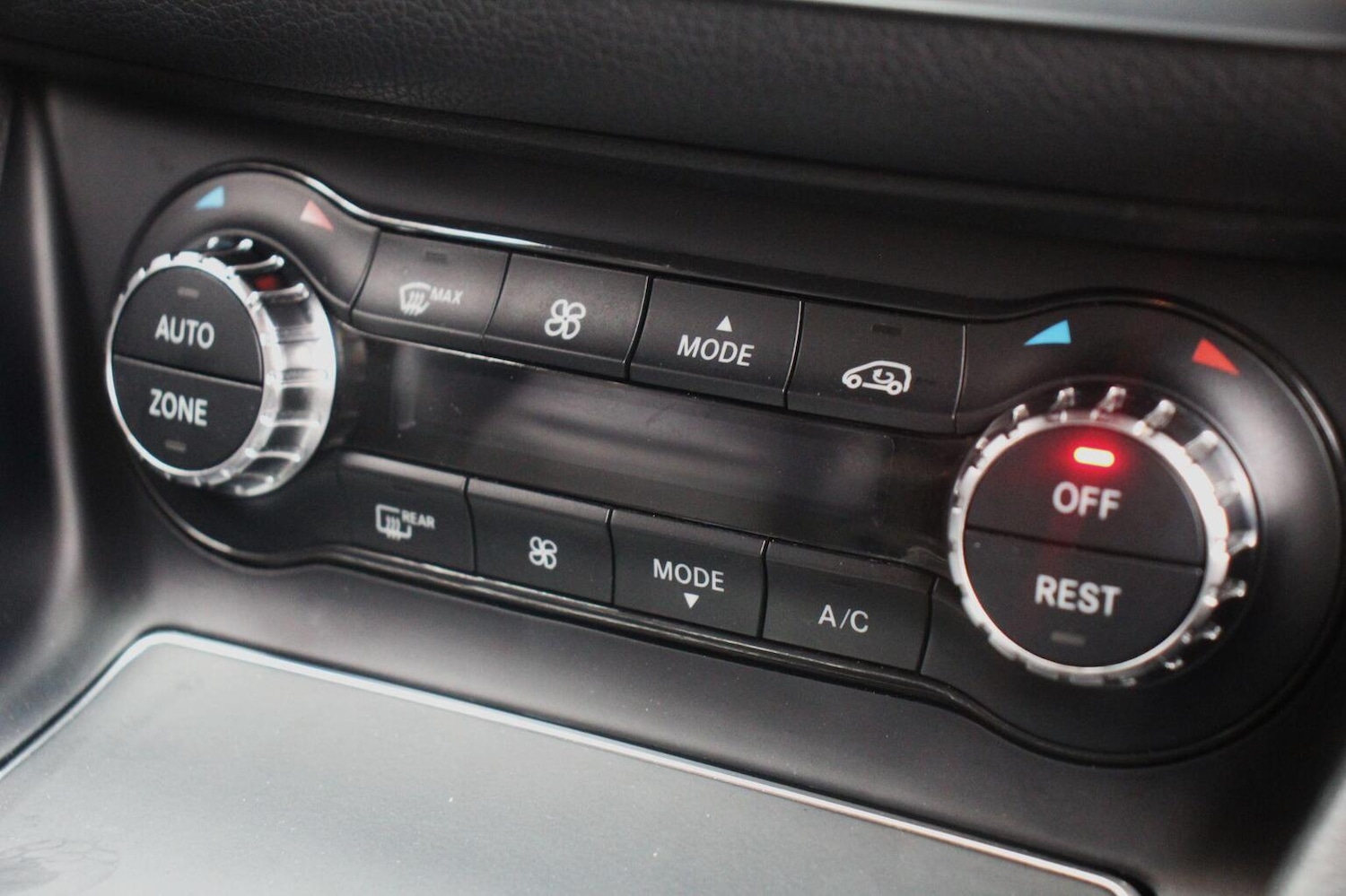 Used Mercedes-Benz GLA 2018 for sale - 76725608: Photo 42