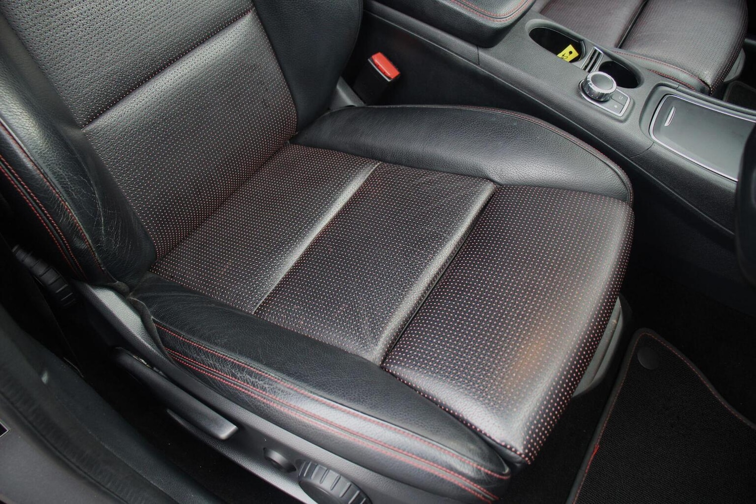 Used Mercedes-Benz GLA 2018 for sale - 76725608: Photo 44