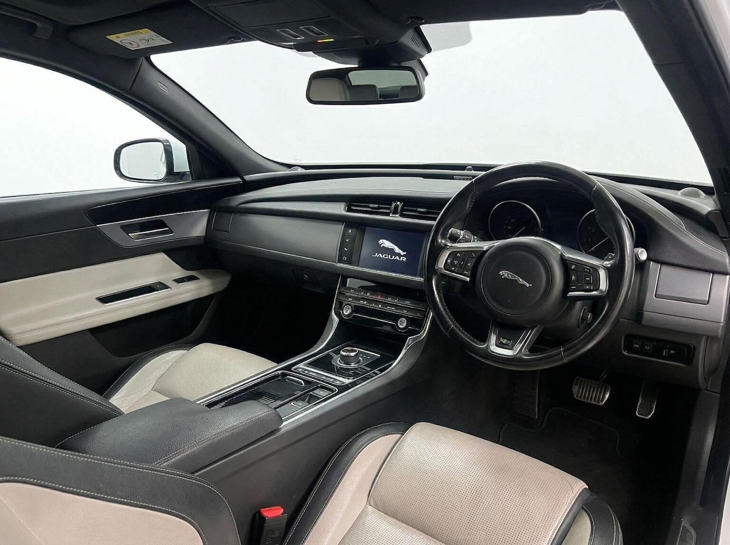 Used Jaguar XF 2017 for sale - 78134948: Photo 10