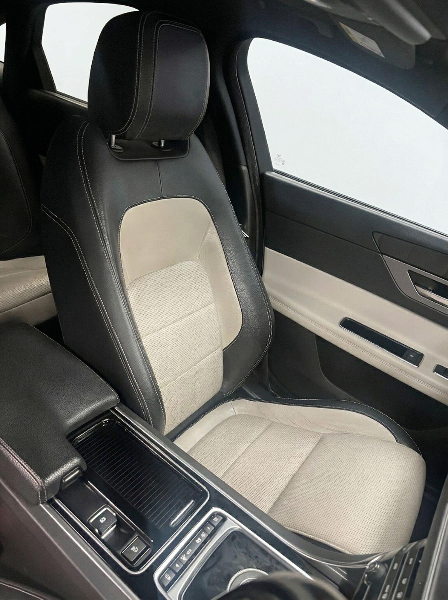 Used Jaguar XF 2017 for sale - 78134948: Photo 11