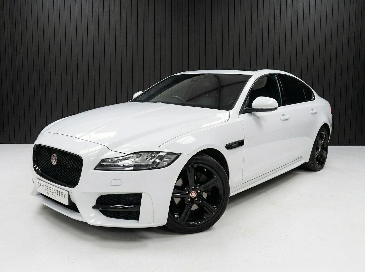 Used Jaguar XF 2017 for sale - 78134948: Photo 3