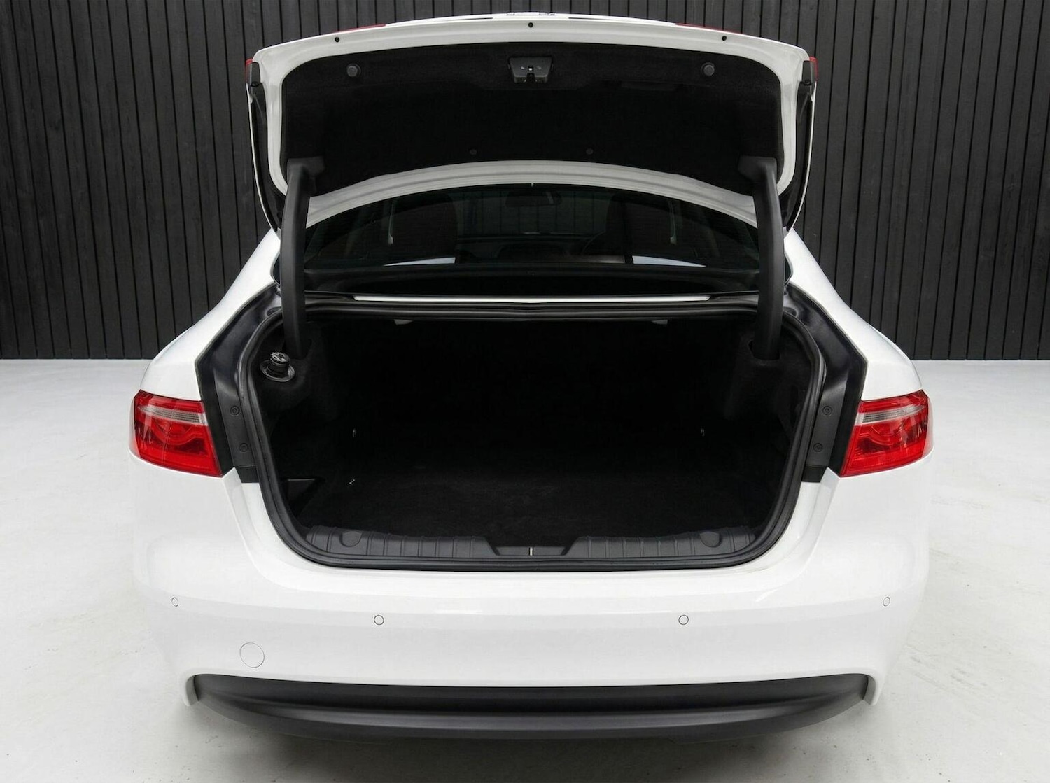 Used Jaguar XF 2017 for sale - 78134948: Photo 7