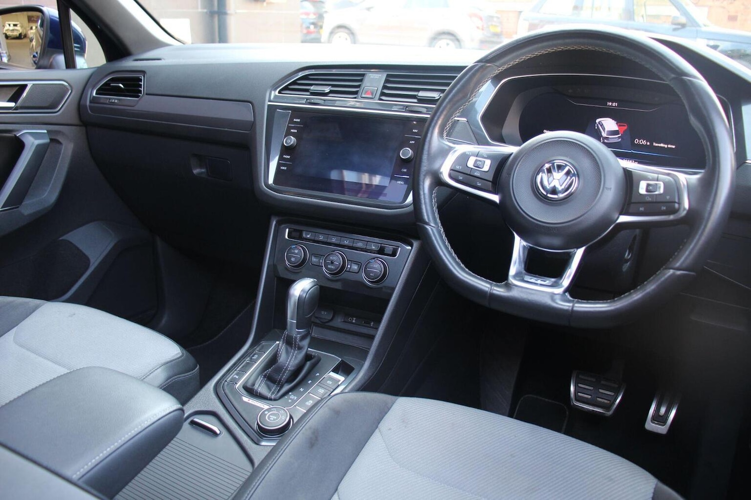 Used Volkswagen Tiguan 2017 for sale - 76884949: Photo 28