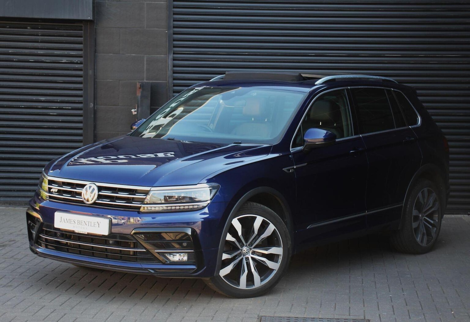 Used Volkswagen Tiguan 2017 for sale - 76884949: Photo 3