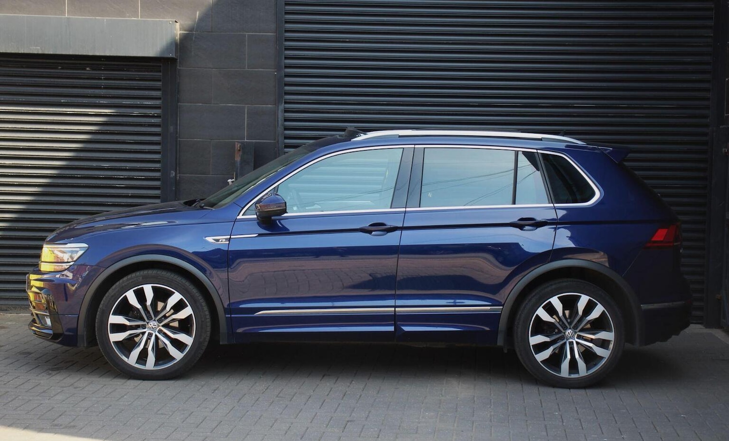 Used Volkswagen Tiguan 2017 for sale - 76884949: Photo 4