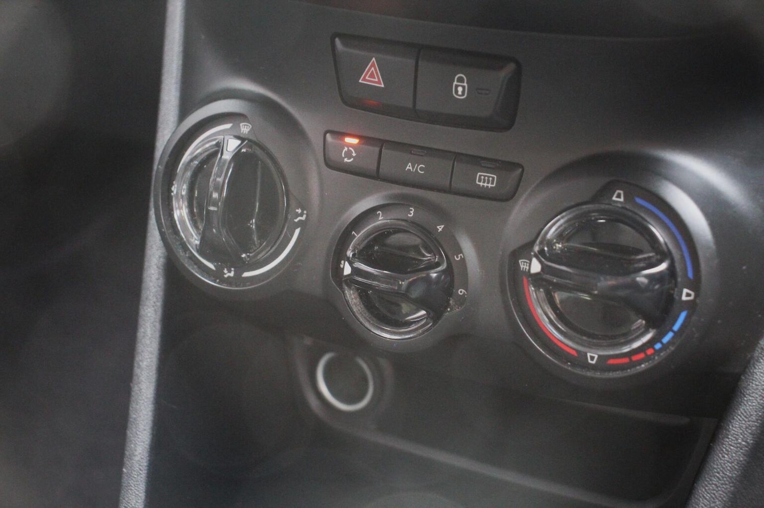 Used Peugeot 208 2013 for sale - 76631557: Photo 19