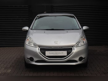 Used Peugeot 208 2013 for sale - 76631557: Photo