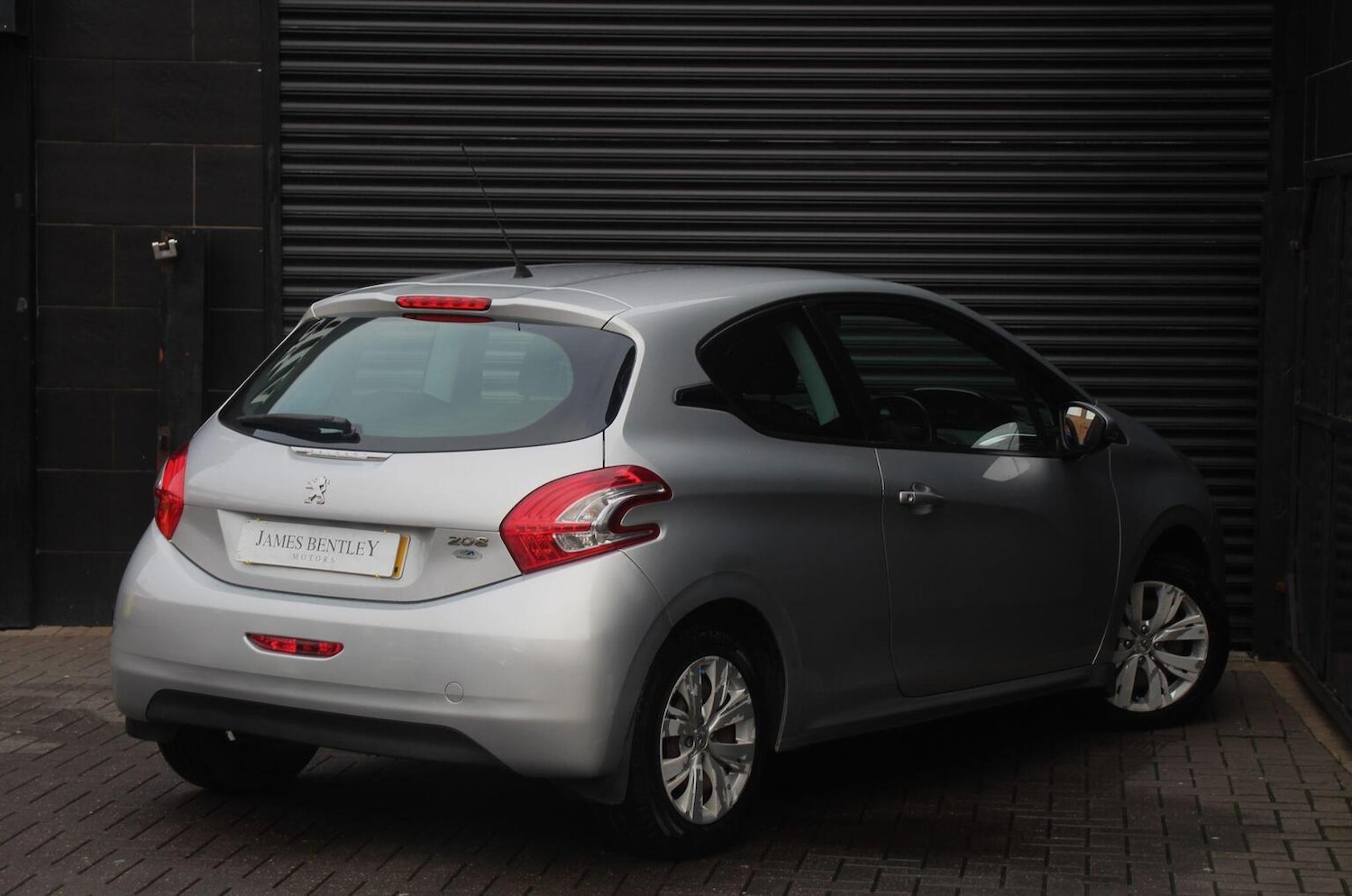 Used Peugeot 208 2013 for sale - 76631557: Photo 9