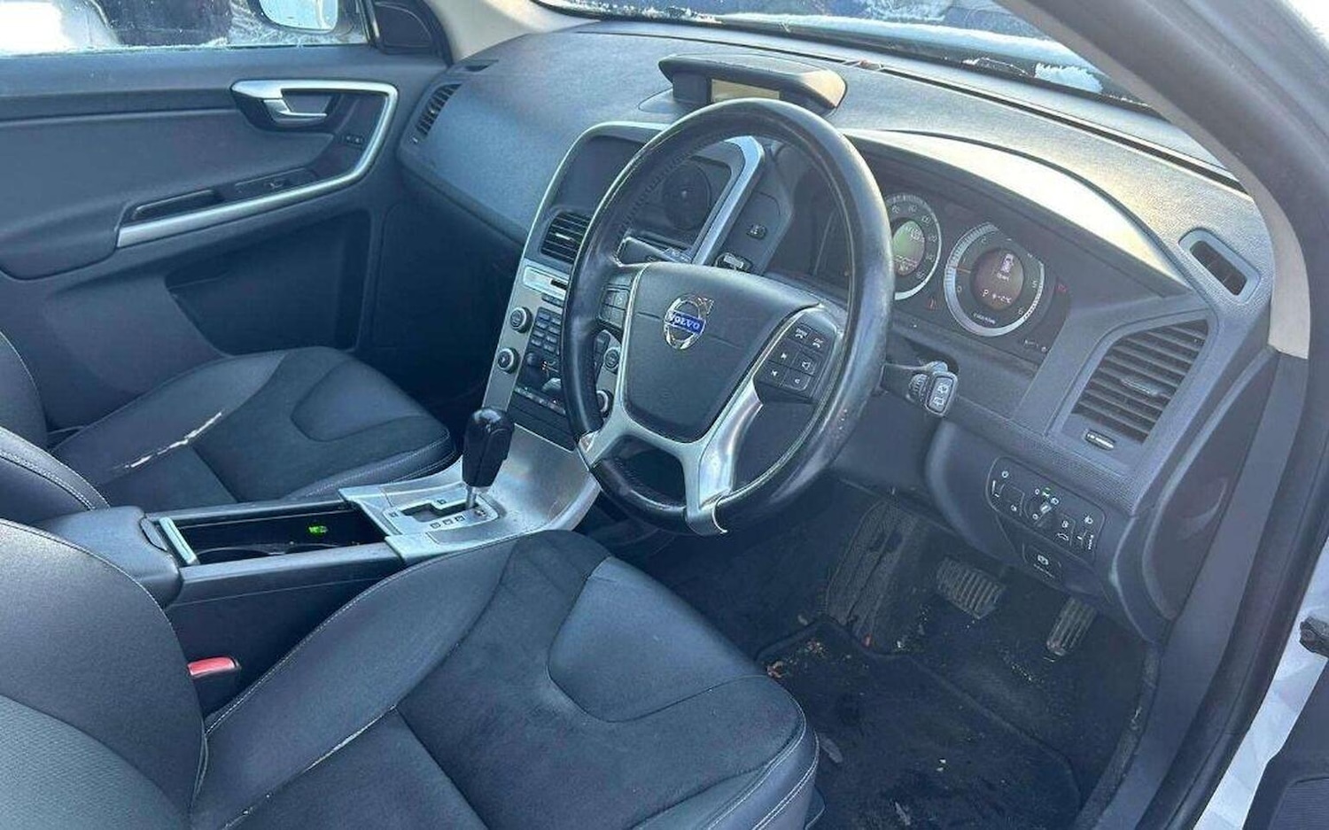 Used Volvo XC60 2010 for sale - 77140698: Photo 7