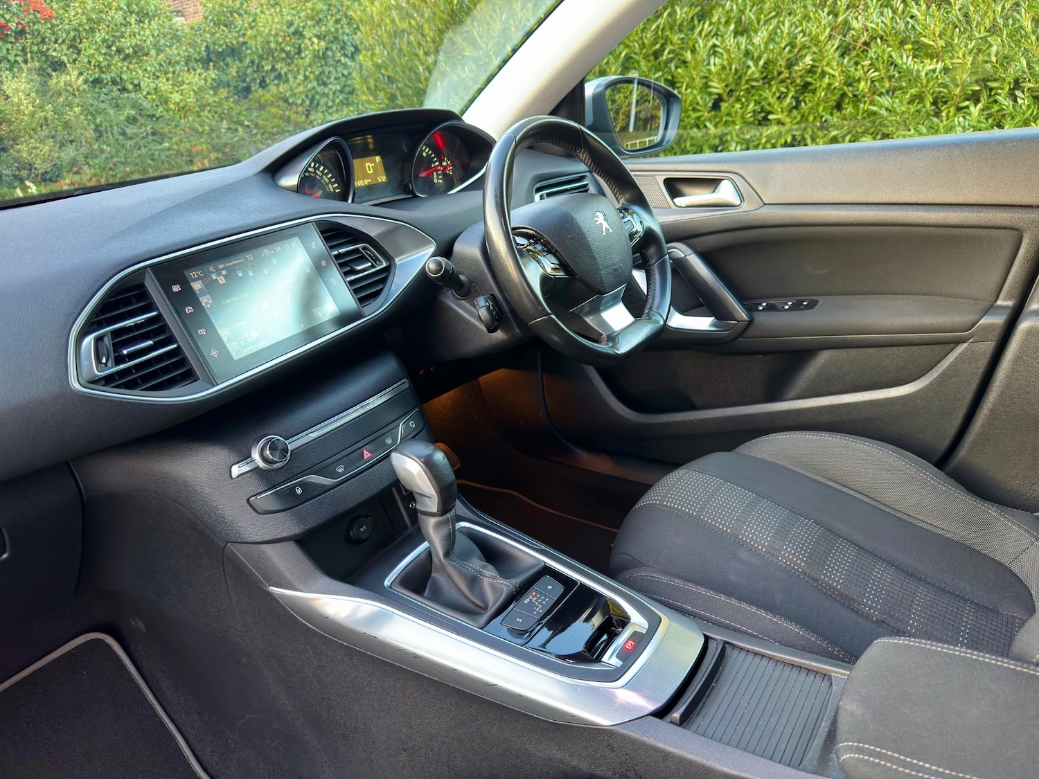 Used Peugeot 308 2016 for sale - 76246295: Photo 18