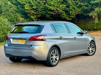 Used Peugeot 308 2016 for sale - 76246295: Photo