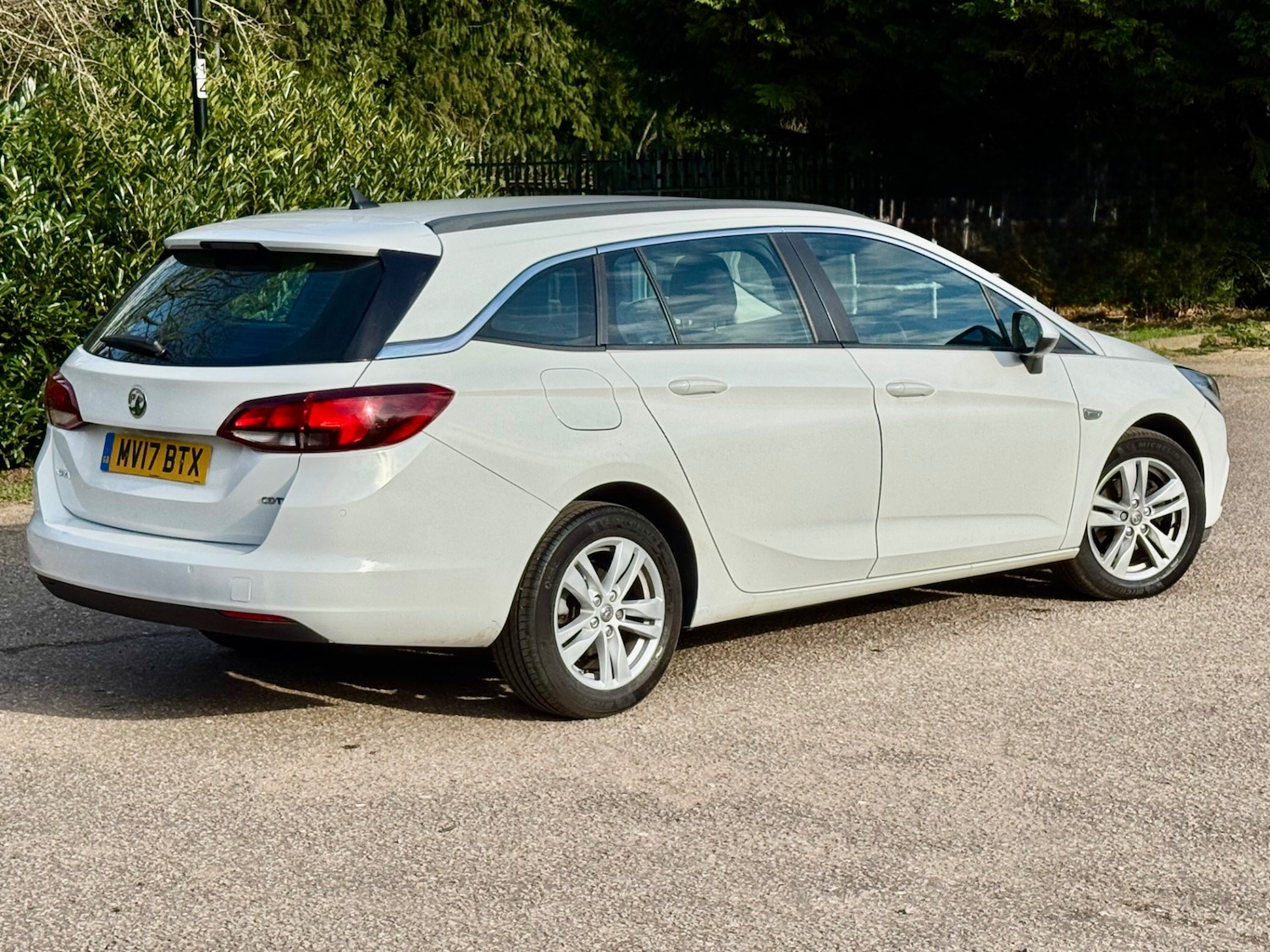 Used Vauxhall Astra 2017 for sale - 77736256: Photo 2