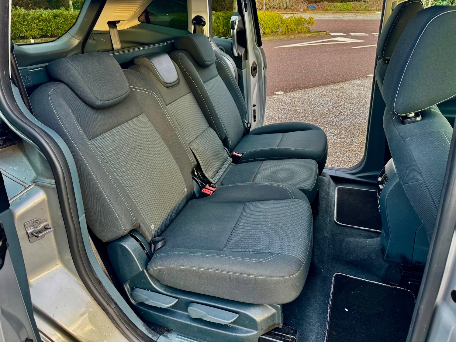 Used Ford Grand C-Max 2013 for sale - 77162128: Photo 11