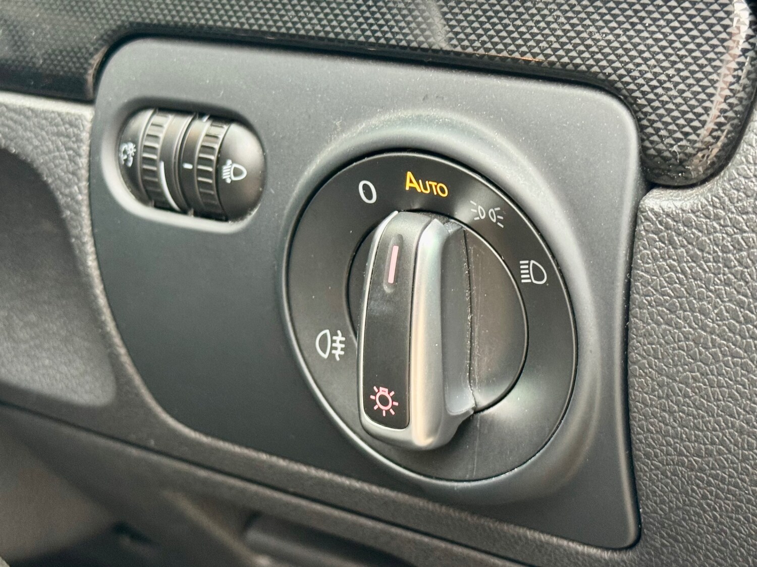 Used Volkswagen Golf for sale - 78112750: Photo 24