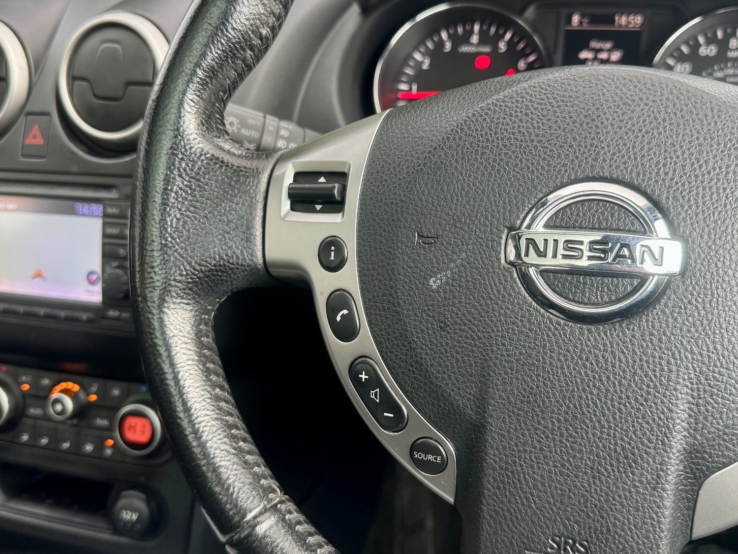 Used Nissan Qashqai 2010 for sale - 77311132: Photo 15