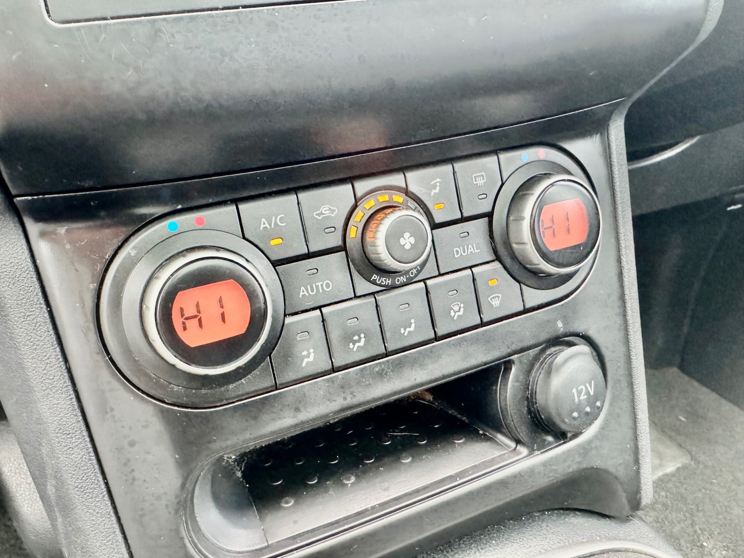 Used Nissan Qashqai 2010 for sale - 77311132: Photo 20