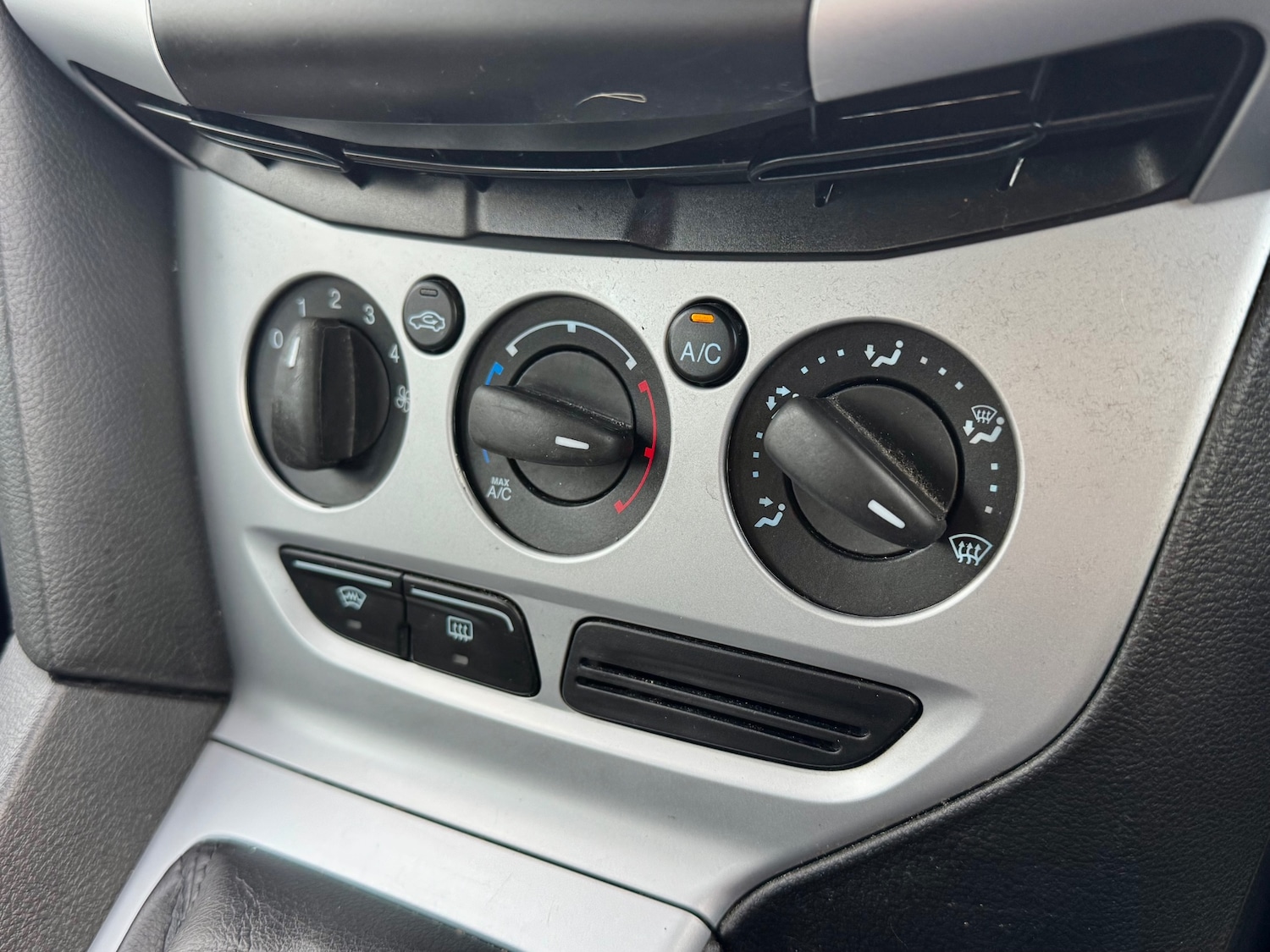 Used Ford Focus 2012 for sale - 77160805: Photo 17