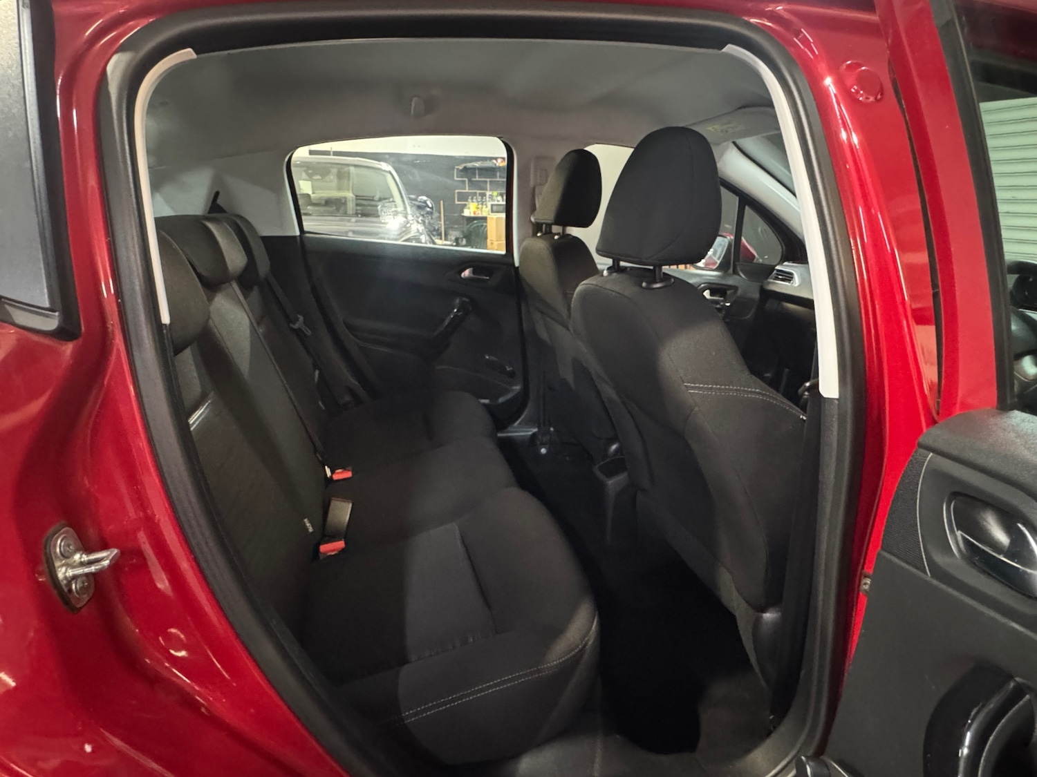 Used Peugeot 208 2014 for sale - 76427863: Photo 26