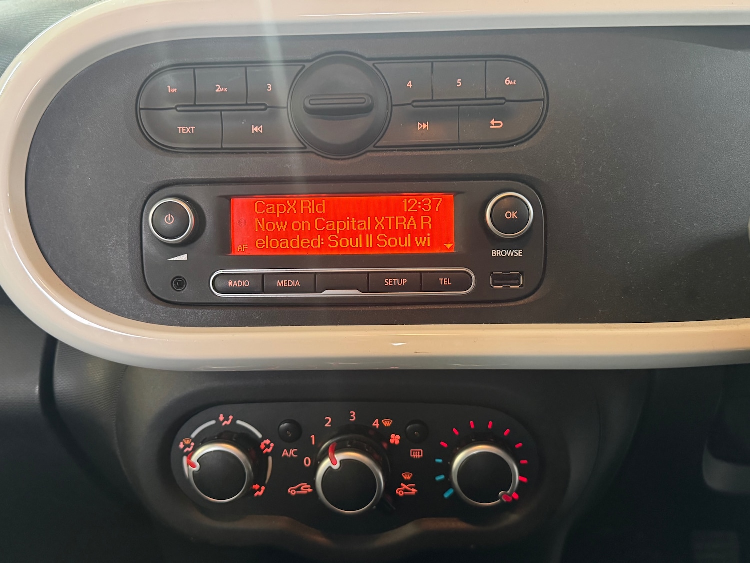 Used Renault Twingo 2015 for sale - 76450043: Photo 15