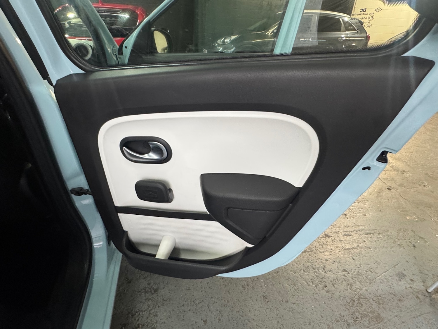 Used Renault Twingo 2015 for sale - 76450043: Photo 17