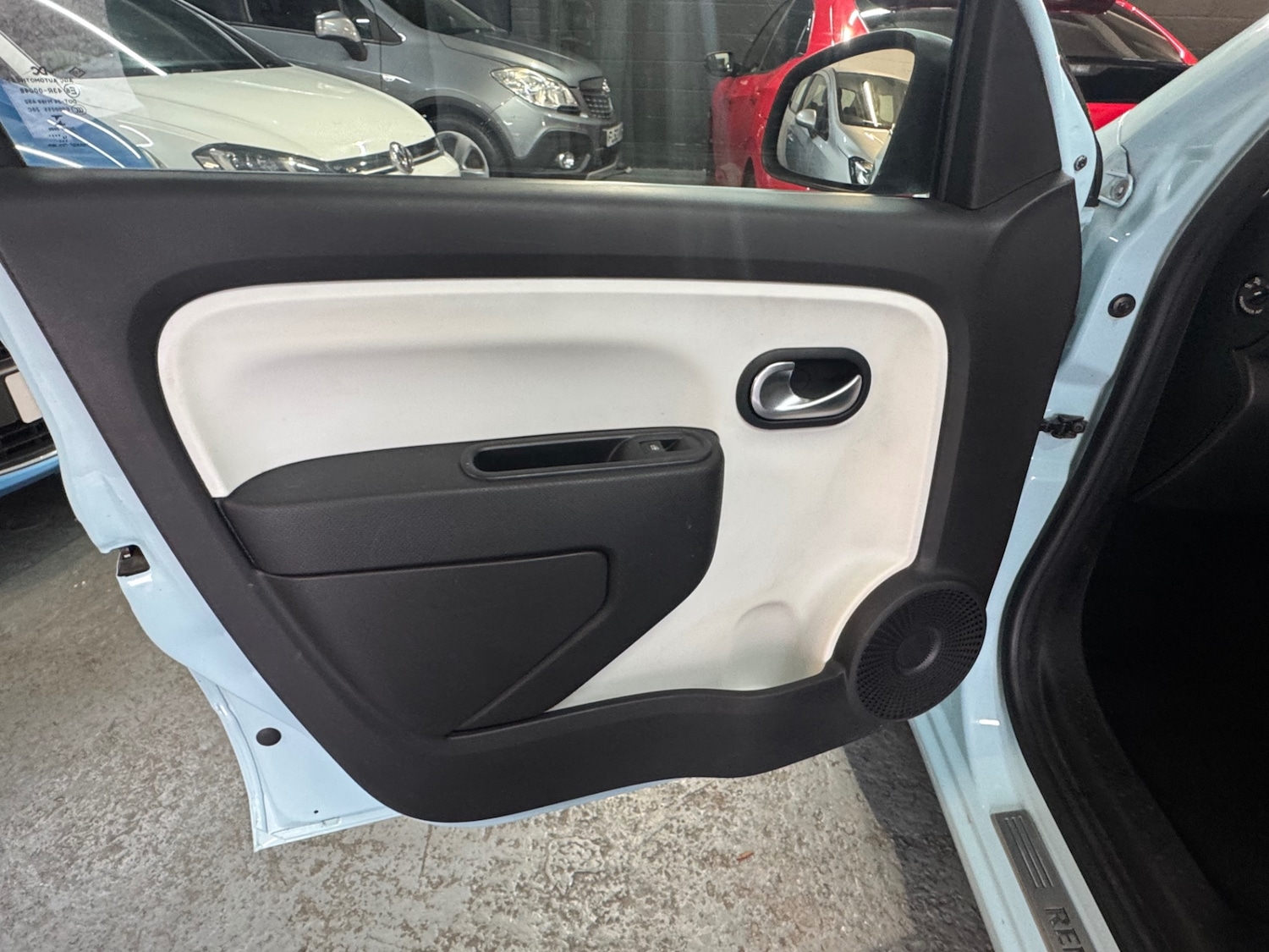 Used Renault Twingo 2015 for sale - 76450043: Photo 20