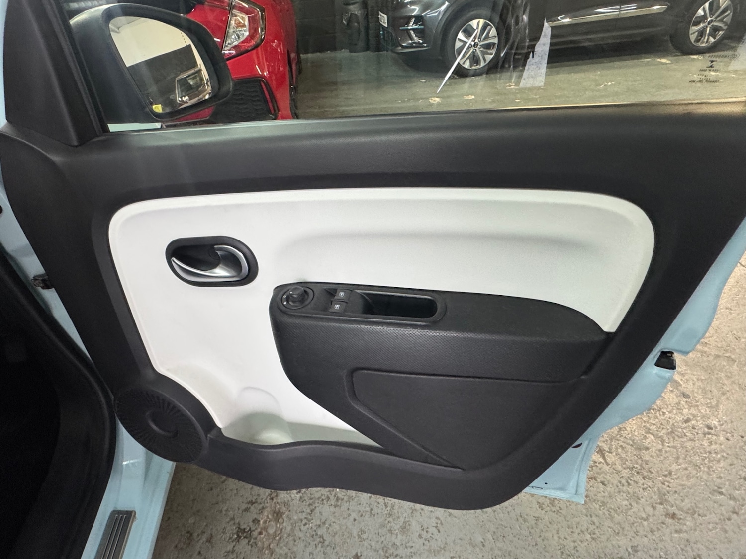 Used Renault Twingo 2015 for sale - 76450043: Photo 23