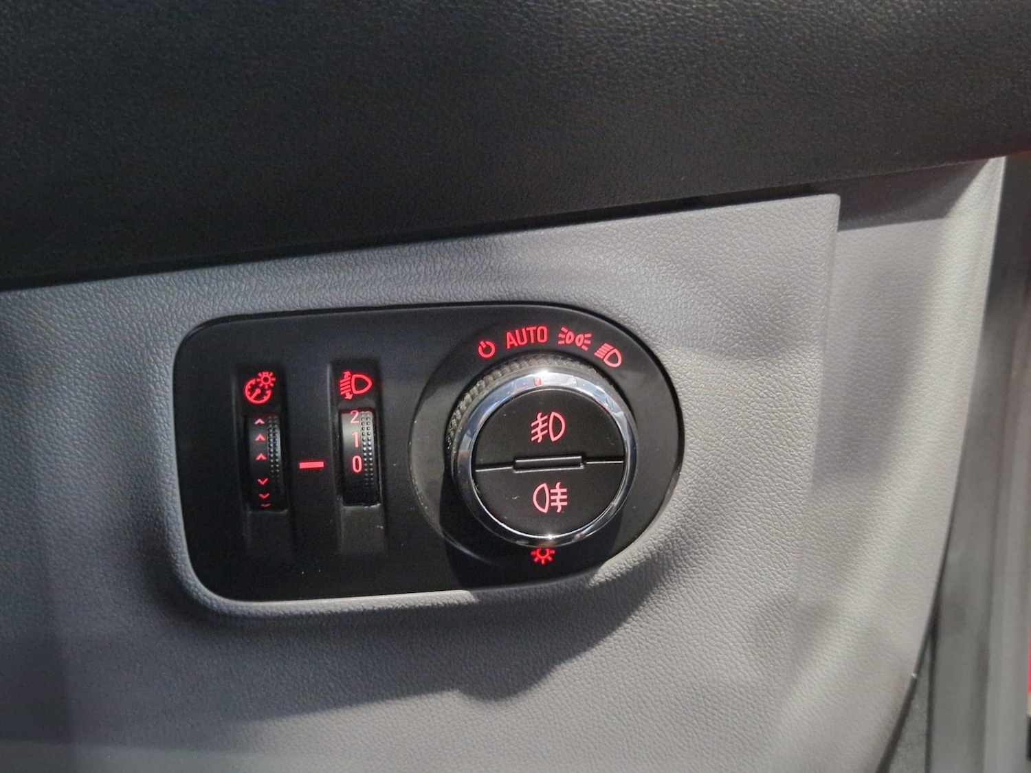 Used Vauxhall Corsa 2016 for sale - 76428764: Photo 28