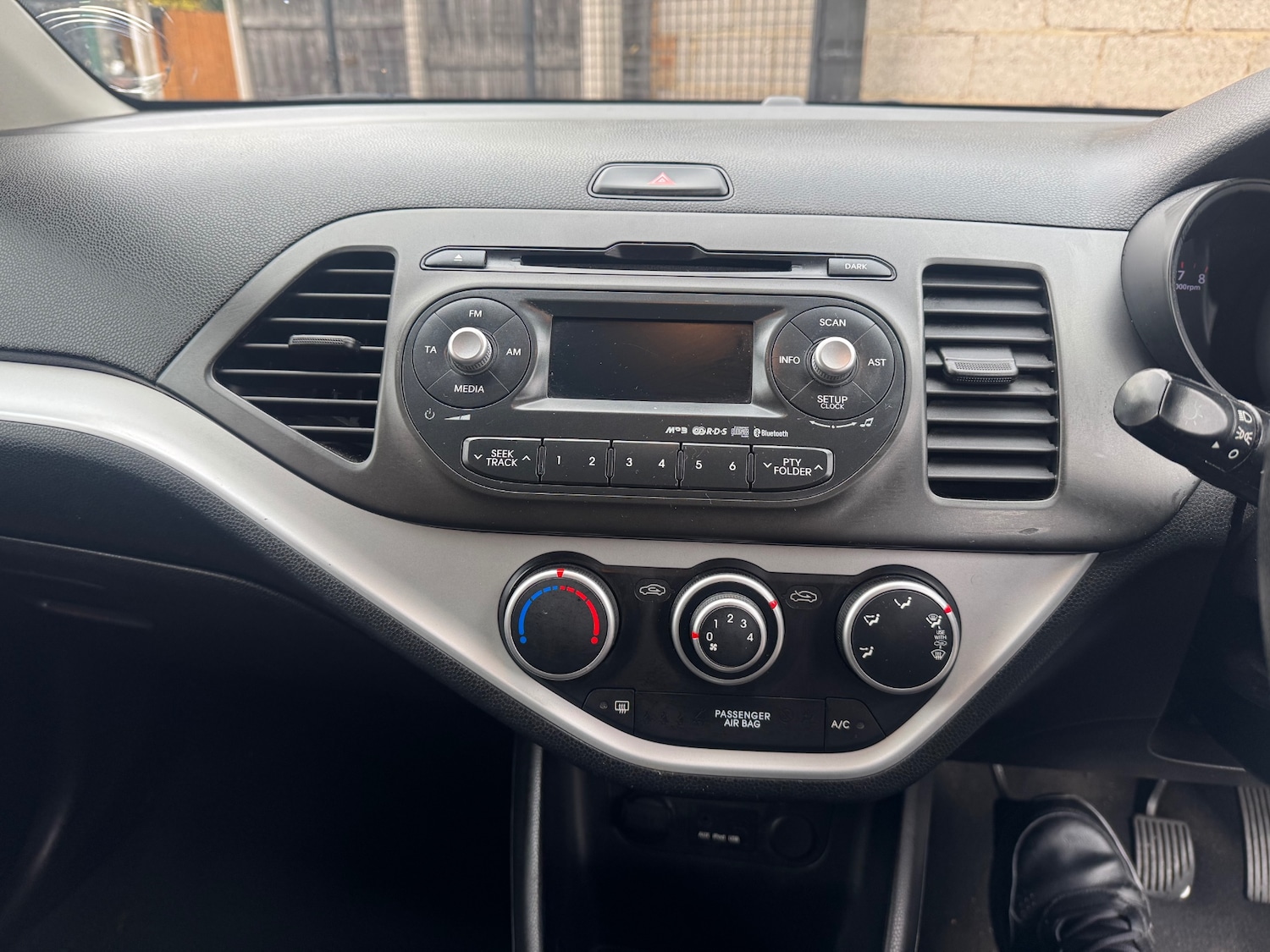 Used Kia Picanto 2011 for sale - 76554752: Photo 16