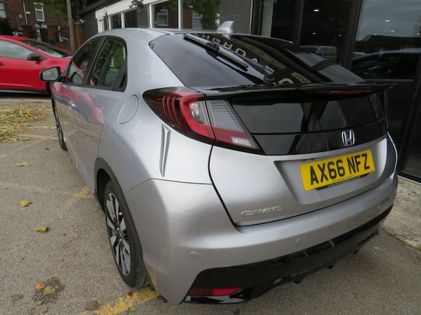 Used Honda Civic 2017 for sale - 76185060: Photo 22