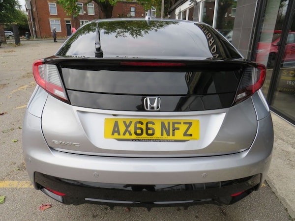 Used Honda Civic 2017 for sale - 76185060: Photo 23