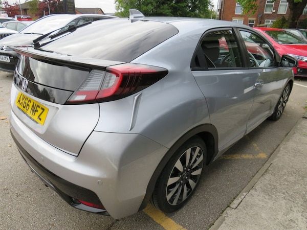 Used Honda Civic 2017 for sale - 76185060: Photo 24