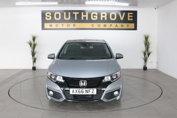 Used Honda Civic 2017 for sale - 76185060: Photo 2