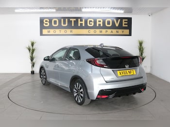 Used Honda Civic 2017 for sale - 76185060: Photo 4
